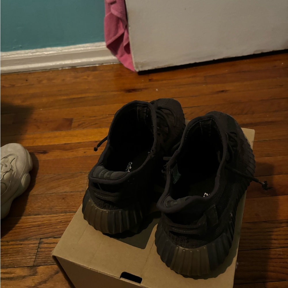 Yeezys - Picture 4 of 4